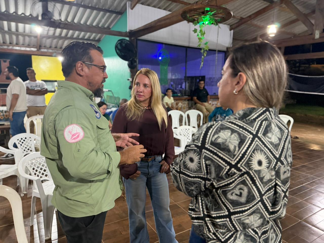 Ieda Chaves destina R$ 100 mil e acompanha Qualifica Rondônia em Vila Calderita