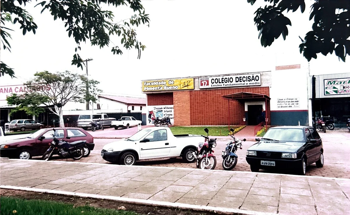 Colégio Decisão e Faculdade de Pimenta Bueno