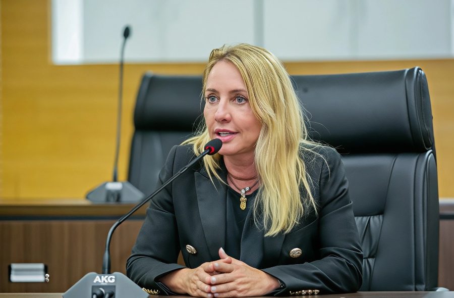 Ieda Chaves propõe tornozeleira rosa como reforço à proteção de mulheres em Rondônia