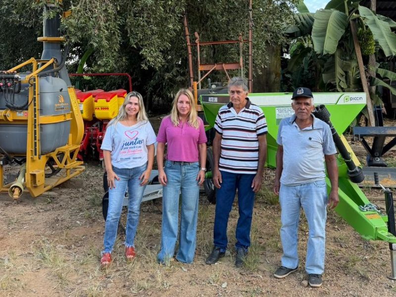 Ieda Chaves entrega trator e implementos para fortalecer produção rural em Nova Brasilândia
