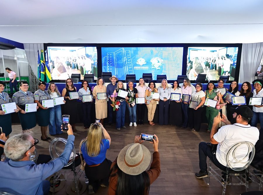 Ieda Chaves reconhece a força e liderança das mulheres durante sessão solene em Ji-Paraná